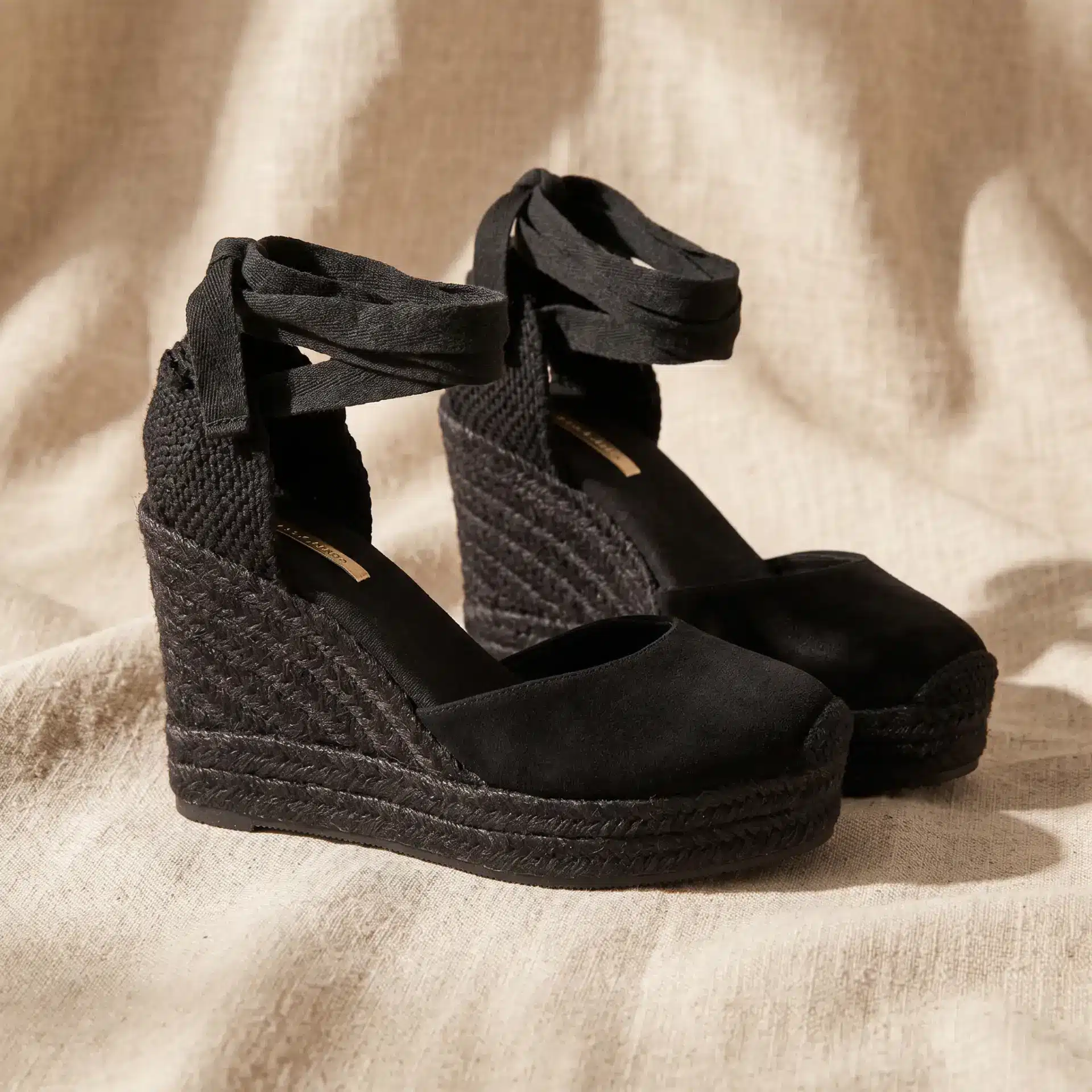 Alpargatas Negras Cuña Alta