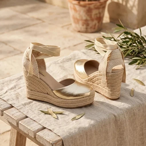 Alpargatas Beige y Dorado Cuña Alta