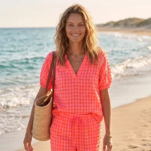 Blusa de cuadros vichy en color coral rosa, fabricado en algodón y poliéster Miomio