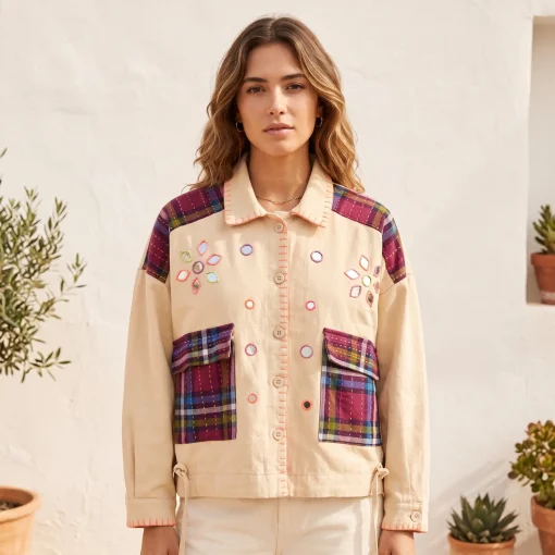 Chaqueta Beige Bordada Espejos