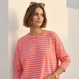 Camiseta Oversize Manga Larga de color Naranja, ideal para llevar en temporadas de entretiempo Modamiomio