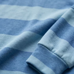 Sudadera de Rayas Azul confeccionada en 95% poliéster y 5% elastano. Fresca, ligera y con estampado que enamora Modamiomio